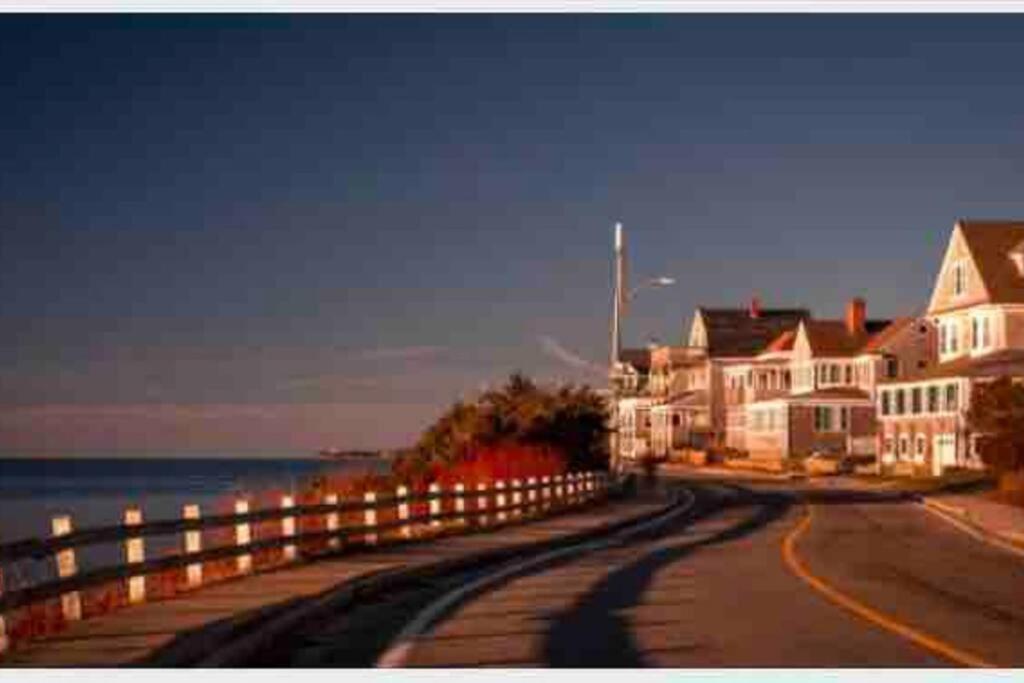 Charming Cottage Historic Falmouth Cape Cod Near Beach And Downtown 2Br 1Bath Deck Exterior photo